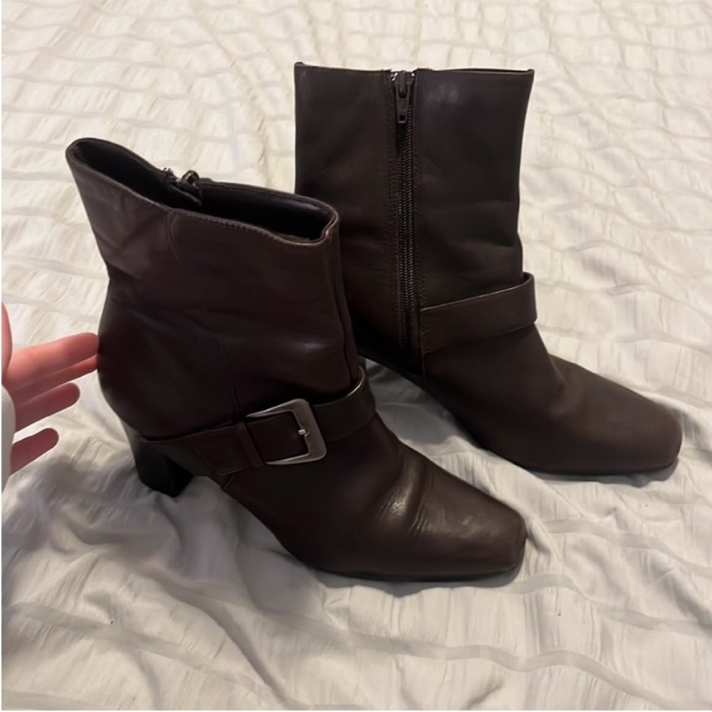 NEW Predictions Elegant Brown Leather Ankle Boots Heals 8